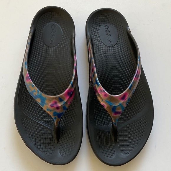 OOFOS OOlala Recovery Flip Flop Sandal Multi Colored Size 9 - Picture 1 of 5